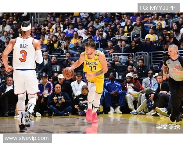 2019年NBA尼克斯与湖人激战回顾：经典对决与球星表现分析