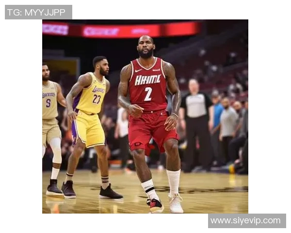 2020年NBA季后赛首场对决湖人与热火的精彩瞬间回顾